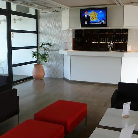 Western Golf Marne La Vallee מלון