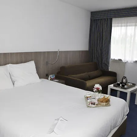 מלון Western Golf Marne La Vallee 4*