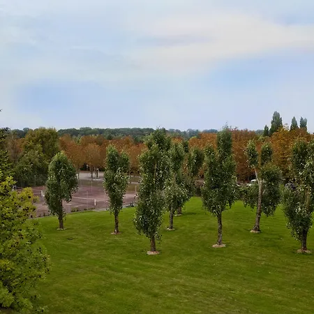 Western Golf Marne La Vallee מלון 4*