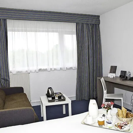 מלון Western Golf Marne La Vallee 4*